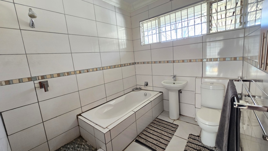 7 Bedroom Property for Sale in Bayswater Free State